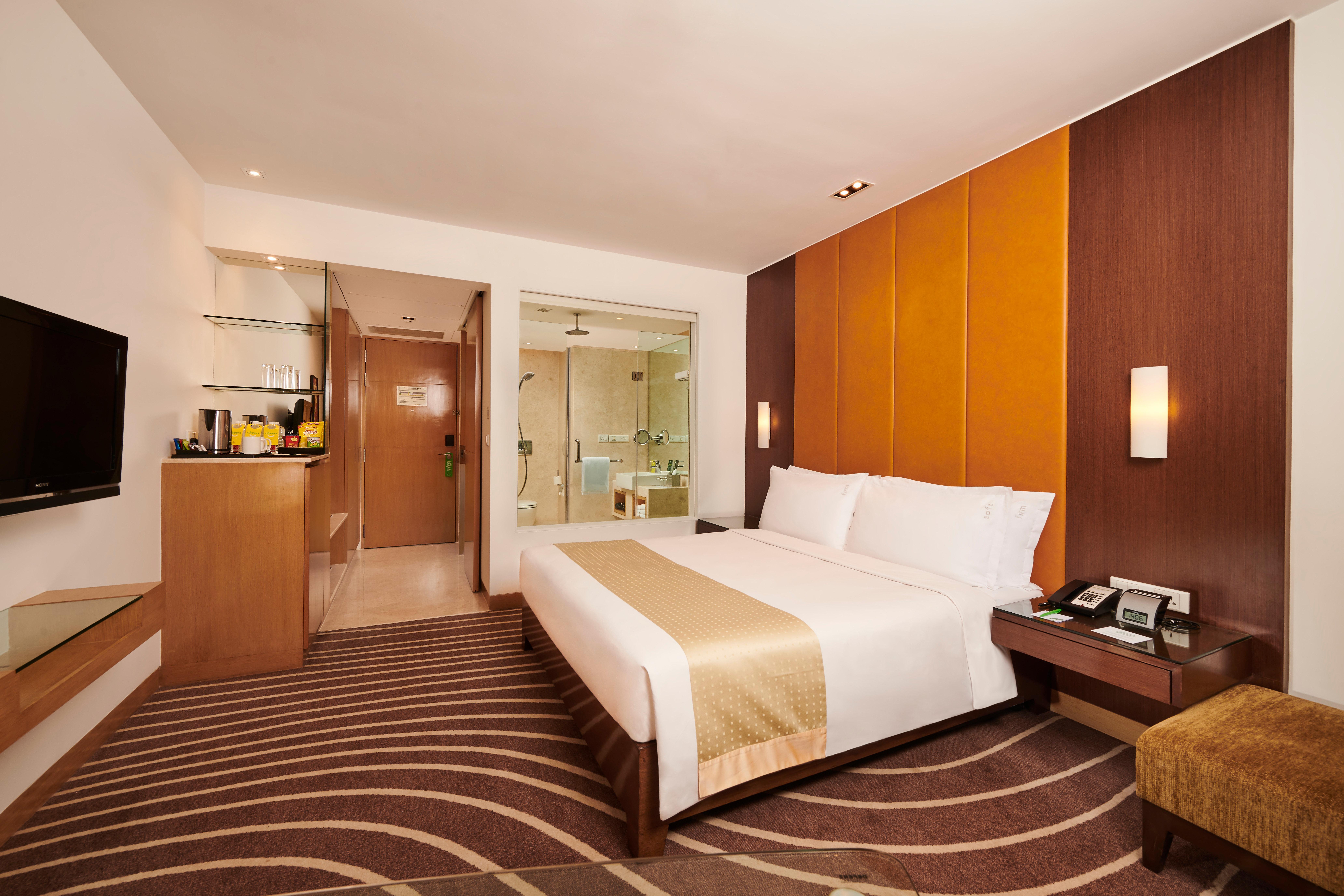 Holiday Inn Mumbai International Airport By Ihg Kültér fotó A room at the hotel