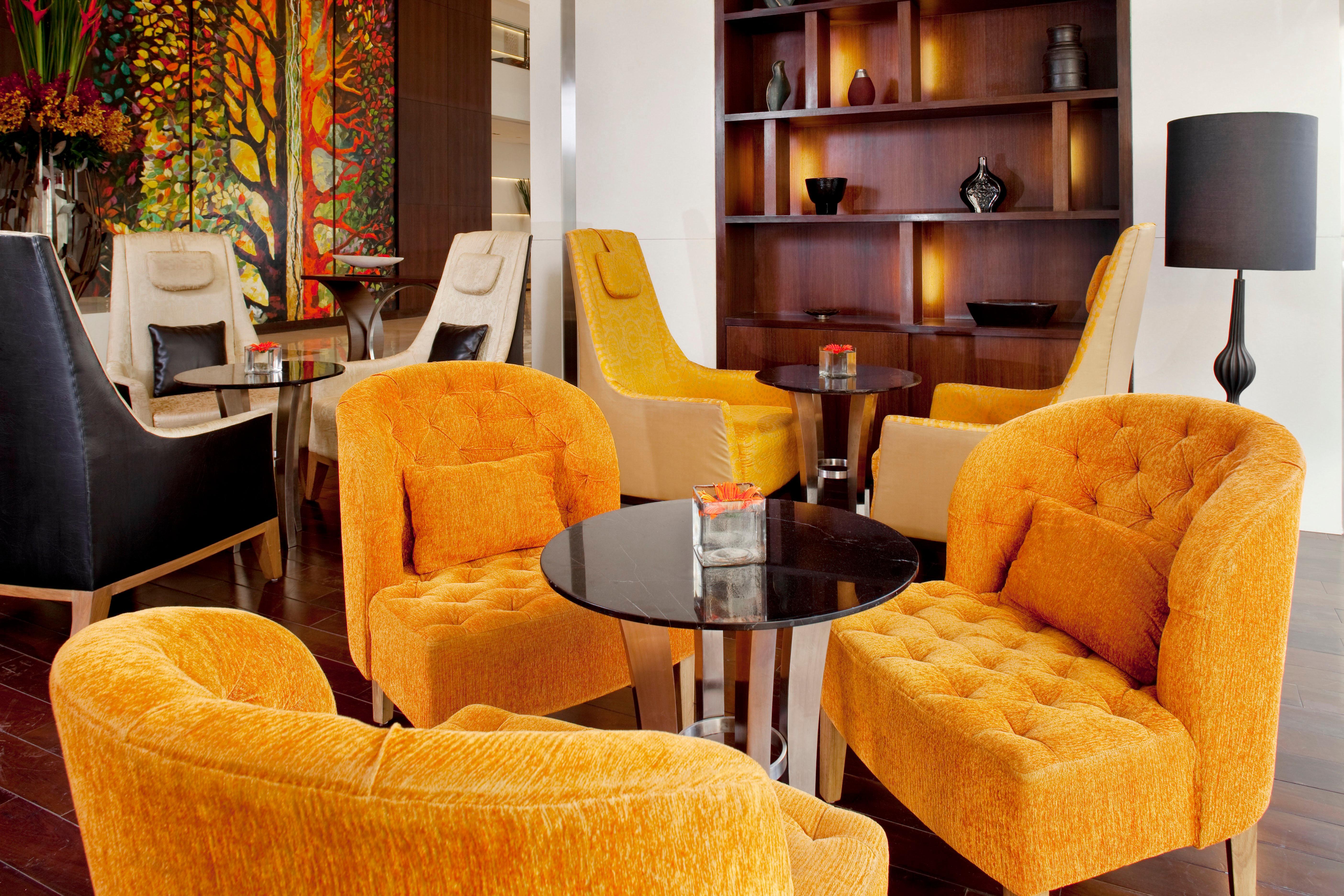 Holiday Inn Mumbai International Airport By Ihg Kültér fotó The lounge at the airport