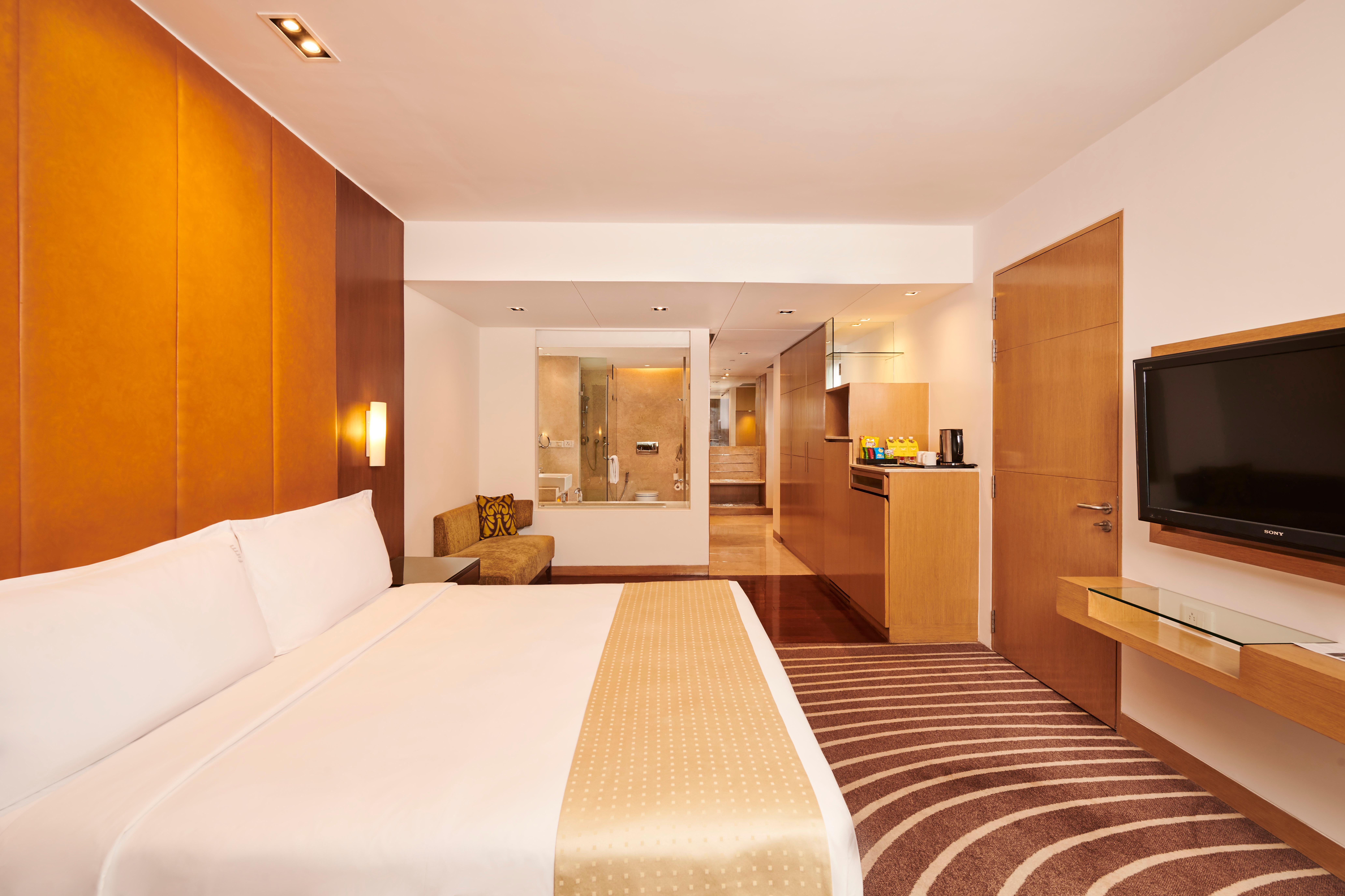 Holiday Inn Mumbai International Airport By Ihg Kültér fotó A room at the hotel
