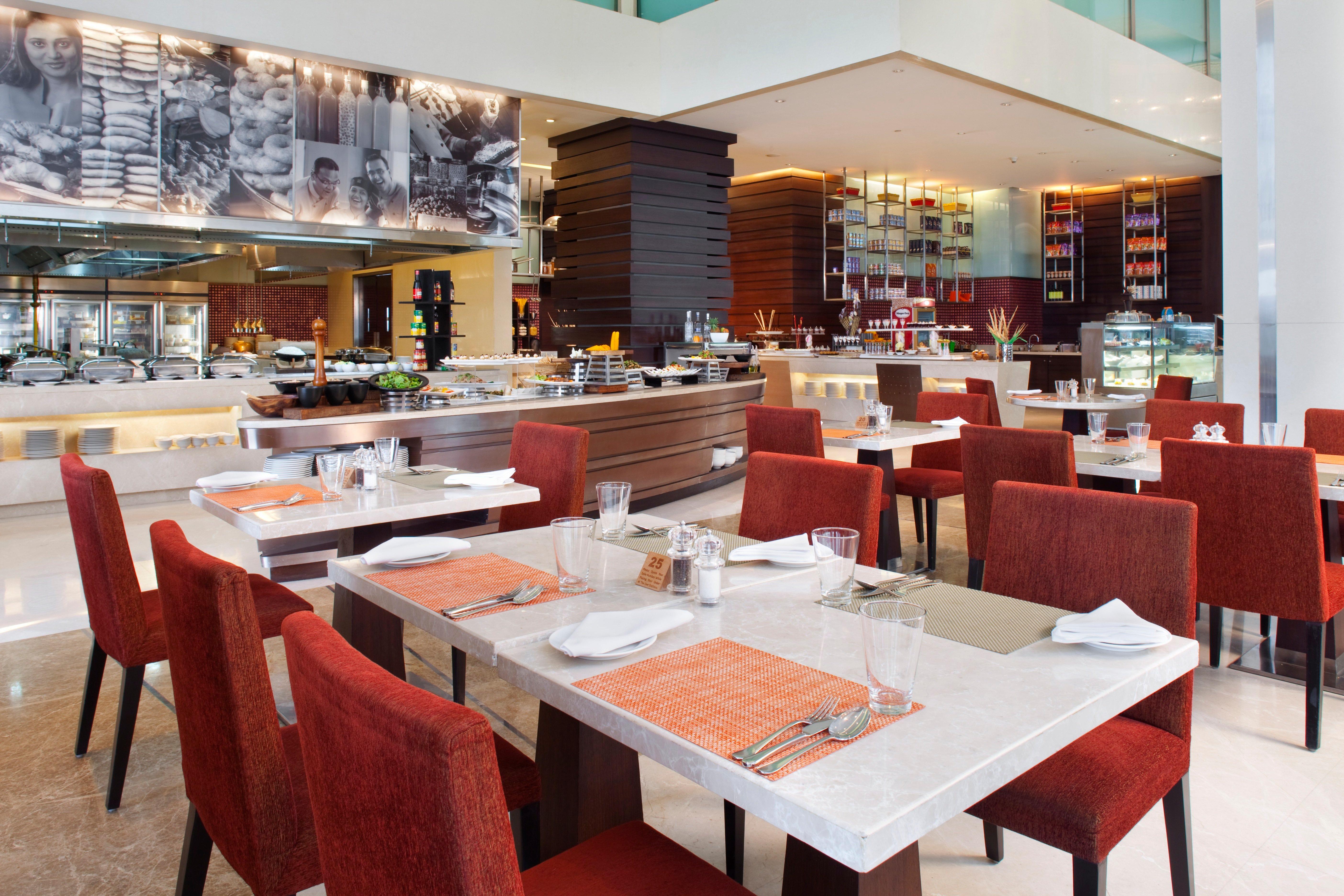 Holiday Inn Mumbai International Airport By Ihg Kültér fotó The restaurant