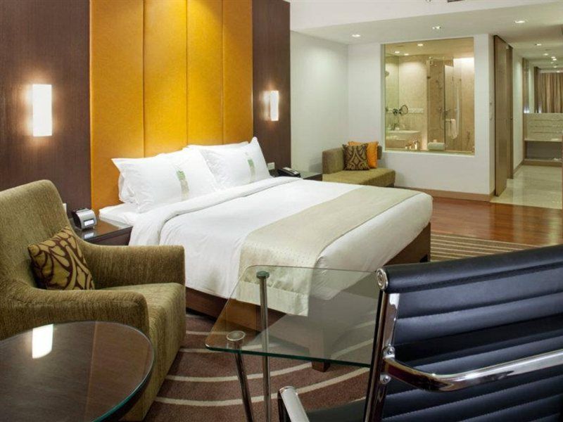 Holiday Inn Mumbai International Airport By Ihg Kültér fotó A suite at the hotel